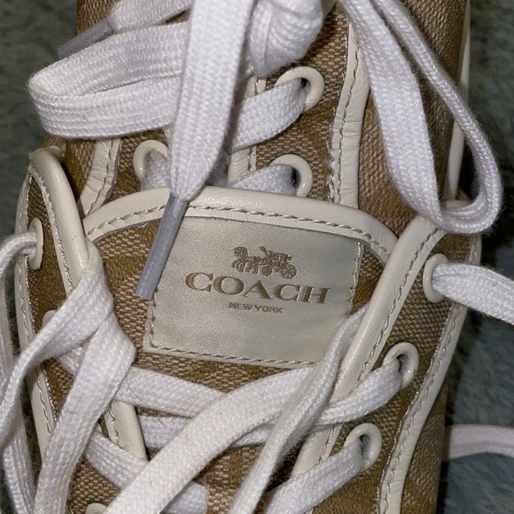 Coach Percy Low Top Sneaker In Signature Canvas - Picture 4 of 9